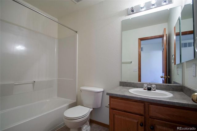 5945 S Zante Way, Aurora, CO 80015