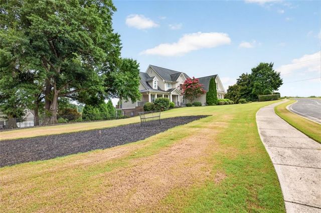 5704 Avalon Commons Way, Clermont, GA 30527