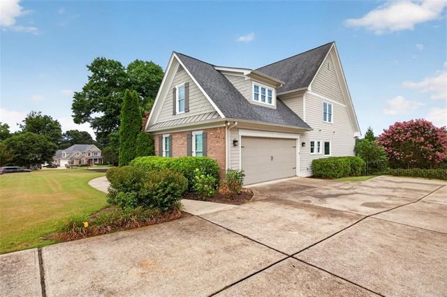 5704 Avalon Commons Way, Clermont, GA 30527