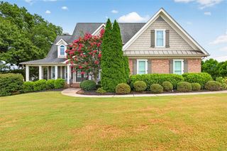 5704 Avalon Commons Way, Clermont, GA 30527