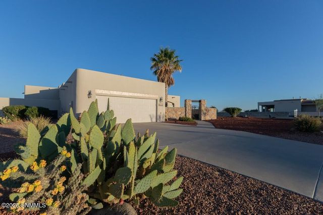 1216 Titania Court, Las Cruces, NM 88007