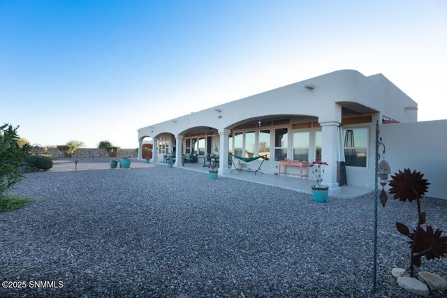 1216 Titania Court, Las Cruces, NM 88007