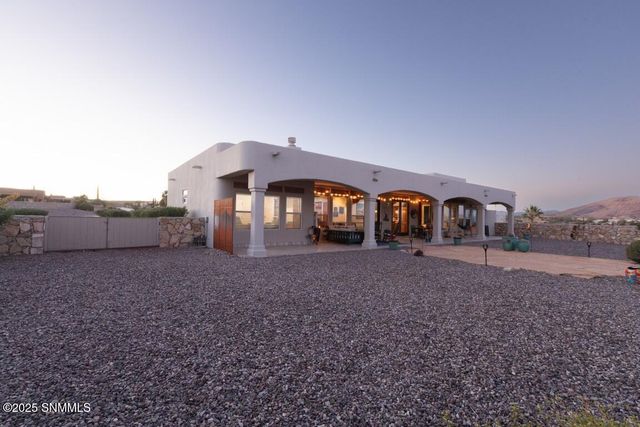 1216 Titania Court, Las Cruces, NM 88007