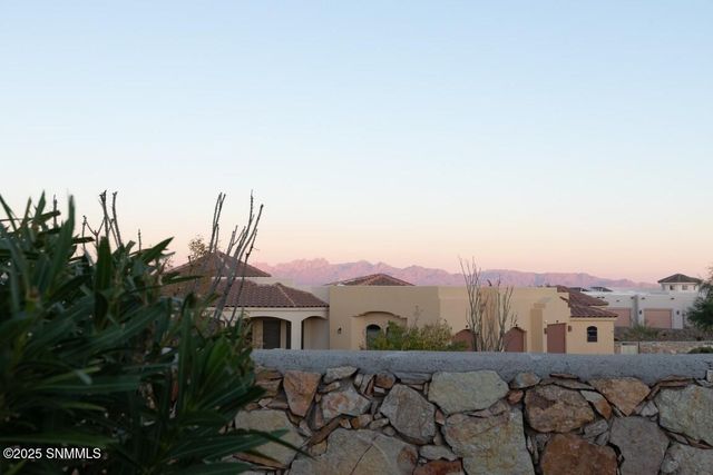 1216 Titania Court, Las Cruces, NM 88007