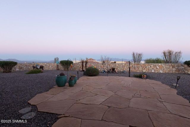 1216 Titania Court, Las Cruces, NM 88007