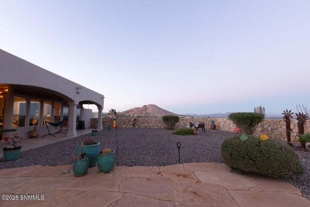 1216 Titania Court, Las Cruces, NM 88007