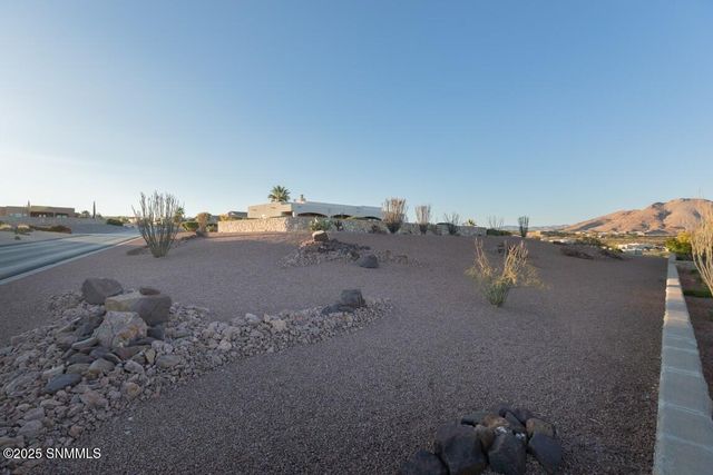 1216 Titania Court, Las Cruces, NM 88007