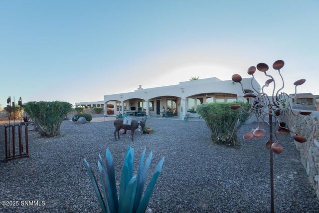 1216 Titania Court, Las Cruces, NM 88007