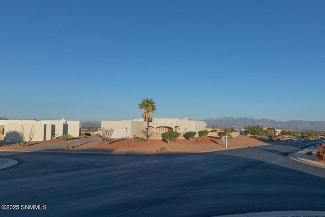 1216 Titania Court, Las Cruces, NM 88007