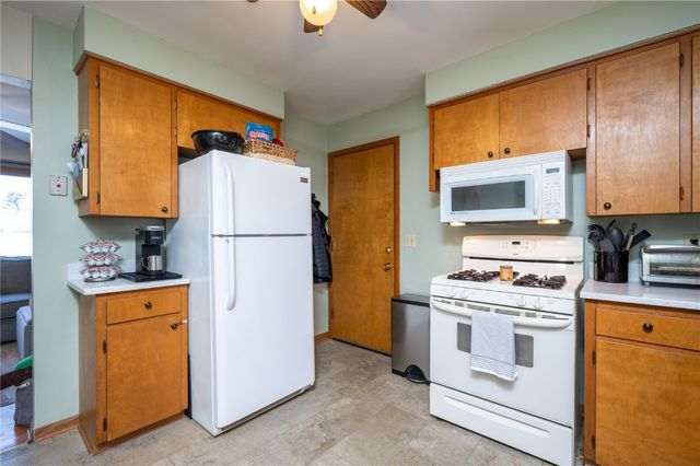 3979 Cox Avenue NW, Cedar Rapids, IA 52405