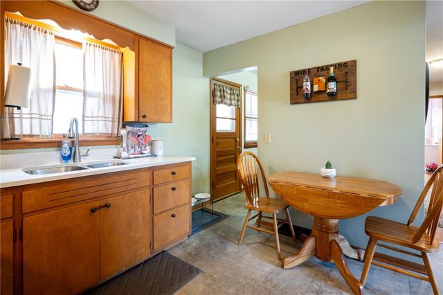 3979 Cox Avenue NW, Cedar Rapids, IA 52405