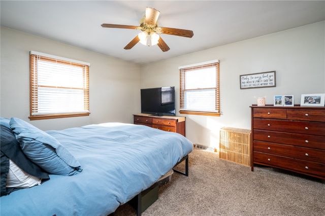 3979 Cox Avenue NW, Cedar Rapids, IA 52405