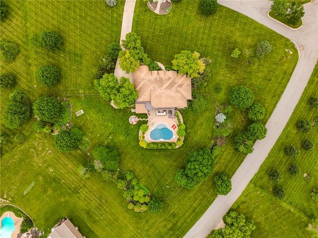 10777 W 179th Terrace, Overland Park, KS 66013
