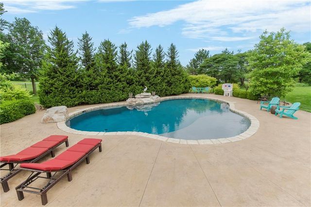 10777 W 179th Terrace, Overland Park, KS 66013