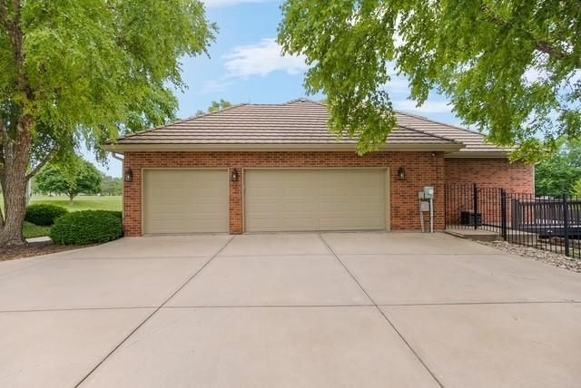 10777 W 179th Terrace, Overland Park, KS 66013