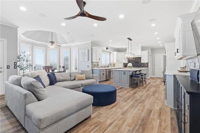 10777 W 179th Terrace, Overland Park, KS 66013