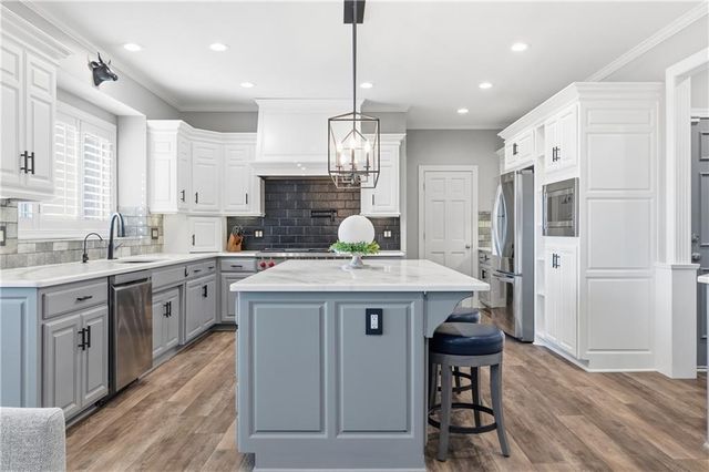 10777 W 179th Terrace, Overland Park, KS 66013