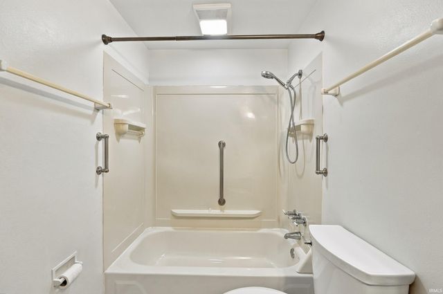 228 Twillo Run Drive, New Haven, IN 46774