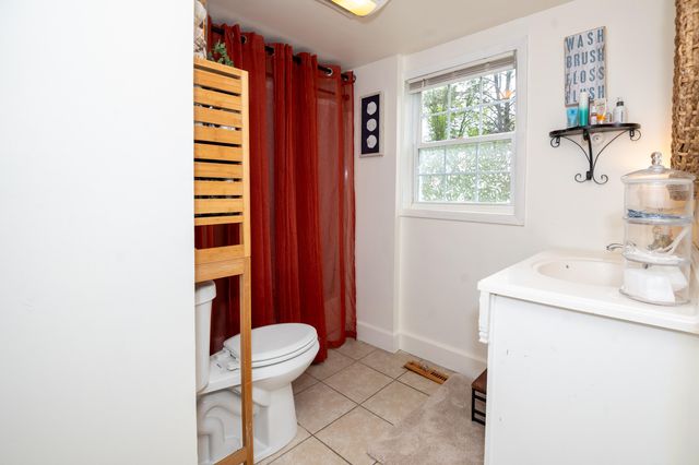 8521 Kephart Lane, Berrien Springs, MI 49103