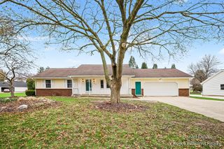 8825 Cottonwood Drive, Georgetown Twp, MI 49428