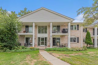 13940 Camelot Drive, Sterling Heights, MI 48312