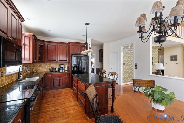 12305 Lynwood Dr, Glen Allen, VA 23059