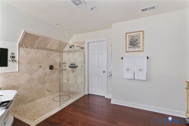 12305 Lynwood Dr, Glen Allen, VA 23059