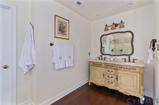 12305 Lynwood Dr, Glen Allen, VA 23059