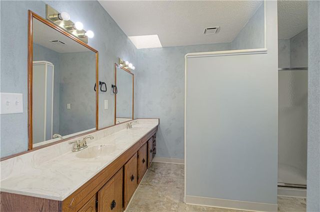 3925 S Bedford Avenue, Independence, MO 64055