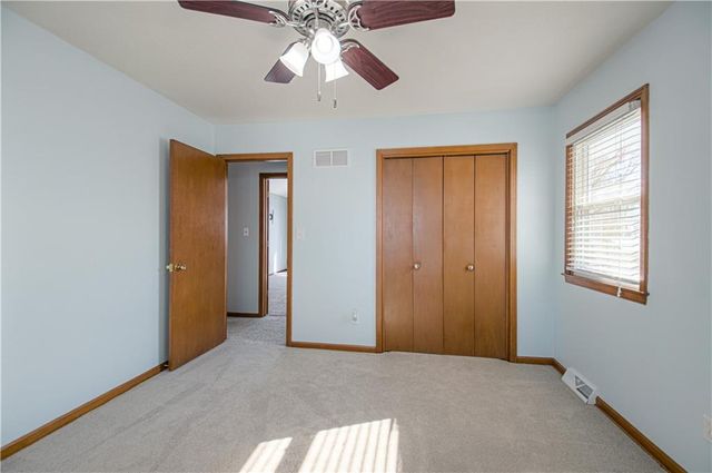 3925 S Bedford Avenue, Independence, MO 64055