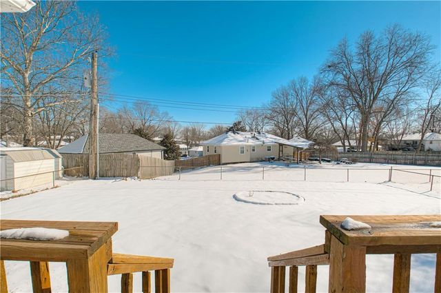 3925 S Bedford Avenue, Independence, MO 64055