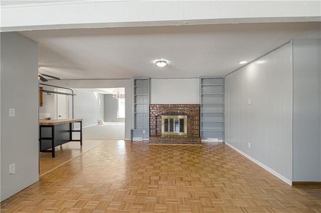 3925 S Bedford Avenue, Independence, MO 64055