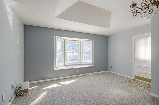 3925 S Bedford Avenue, Independence, MO 64055