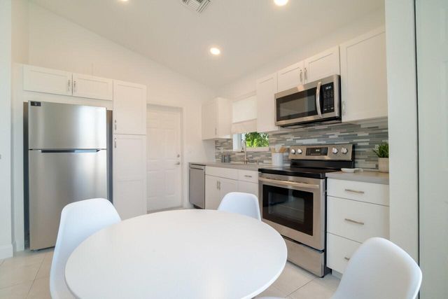 1840 Capeside Circle, Wellington, FL 33414