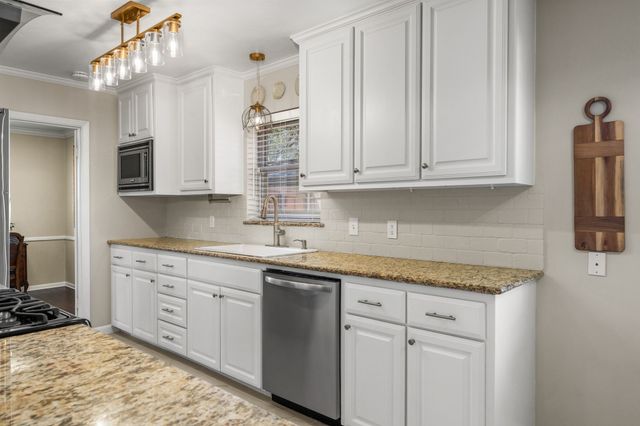 9616 Vinewood Drive, Dallas, TX 75228