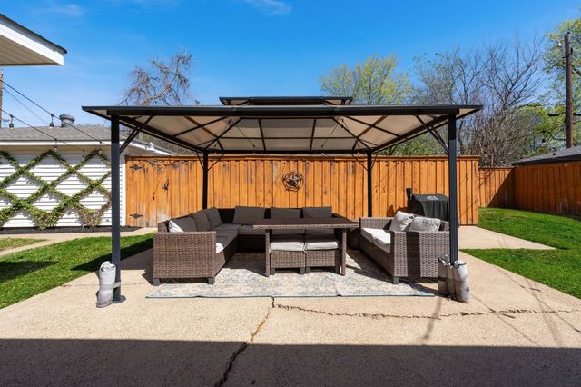 9616 Vinewood Drive, Dallas, TX 75228