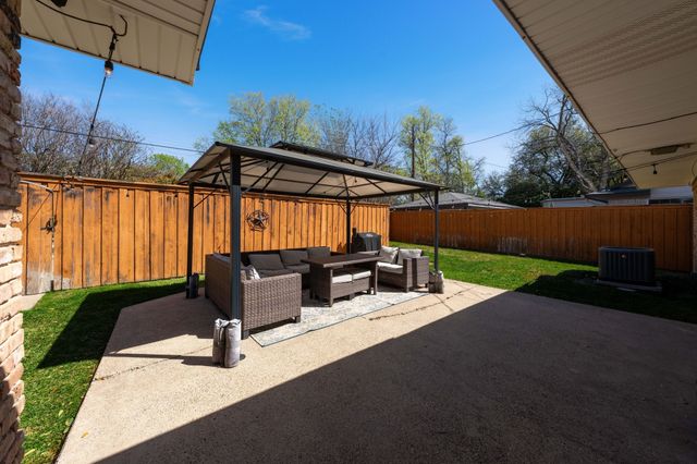 9616 Vinewood Drive, Dallas, TX 75228