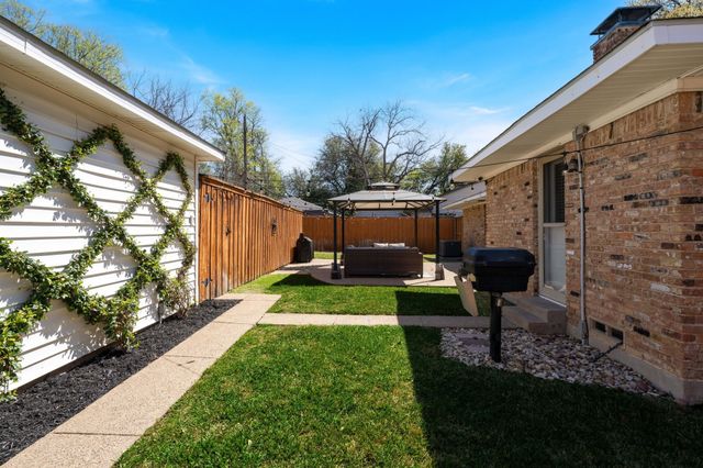 9616 Vinewood Drive, Dallas, TX 75228