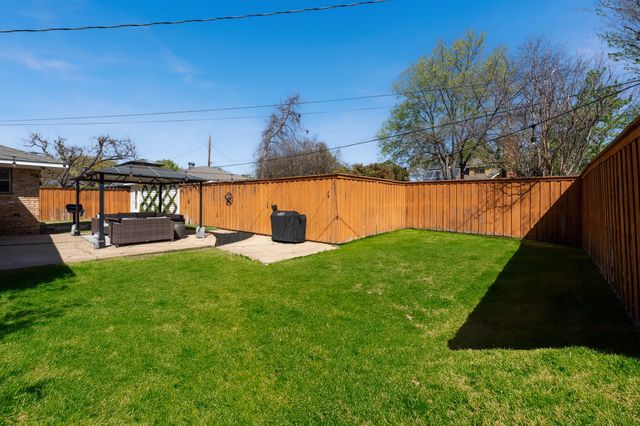 9616 Vinewood Drive, Dallas, TX 75228