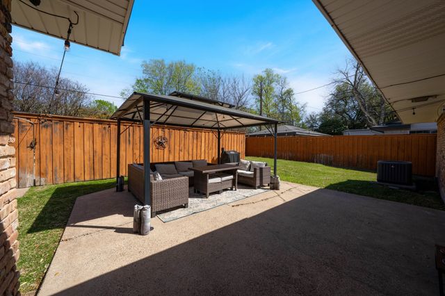 9616 Vinewood Drive, Dallas, TX 75228