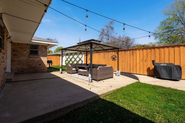 9616 Vinewood Drive, Dallas, TX 75228