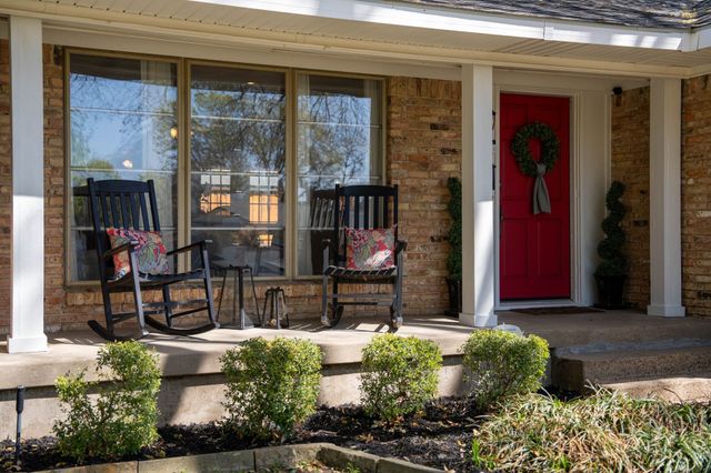 9616 Vinewood Drive, Dallas, TX 75228