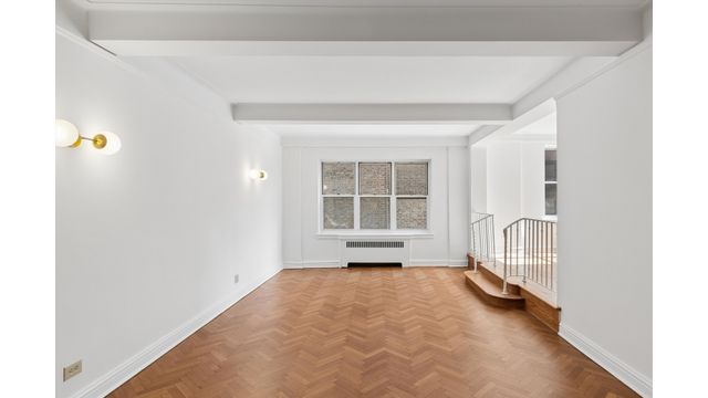 255 Cabrini Blvd Apt 4D, New York City, NY 10040