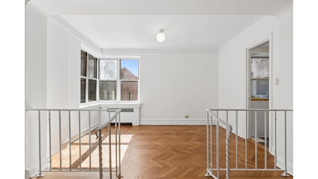 255 Cabrini Blvd Apt 4D, New York City, NY 10040