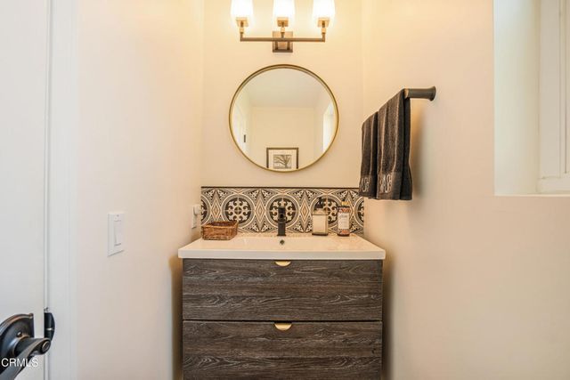 6065 Cielo Vista Court, Camarillo, CA 93012