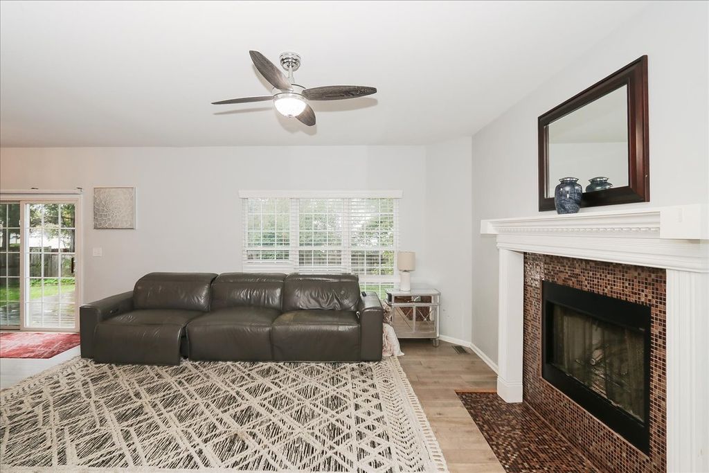 2 Terrace Lane, Lake Zurich, IL 60047 — photo 2