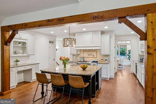 279 Lakeview Avenue NE, Atlanta, GA 30305