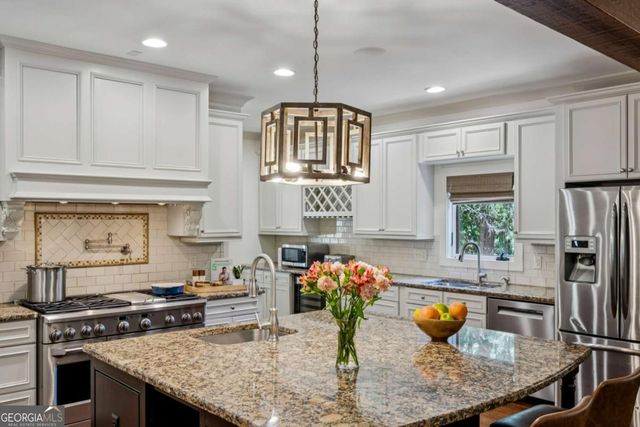 279 Lakeview Avenue NE, Atlanta, GA 30305