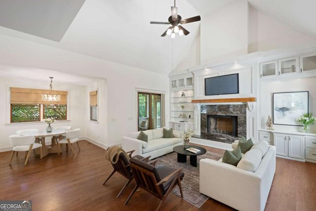 279 Lakeview Avenue NE, Atlanta, GA 30305