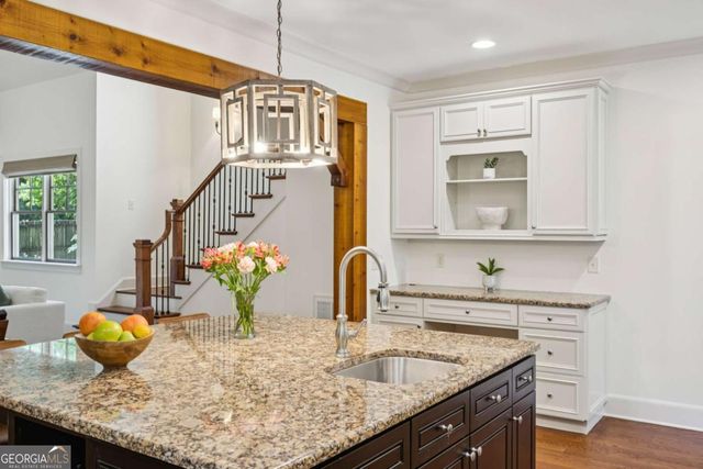 279 Lakeview Avenue NE, Atlanta, GA 30305